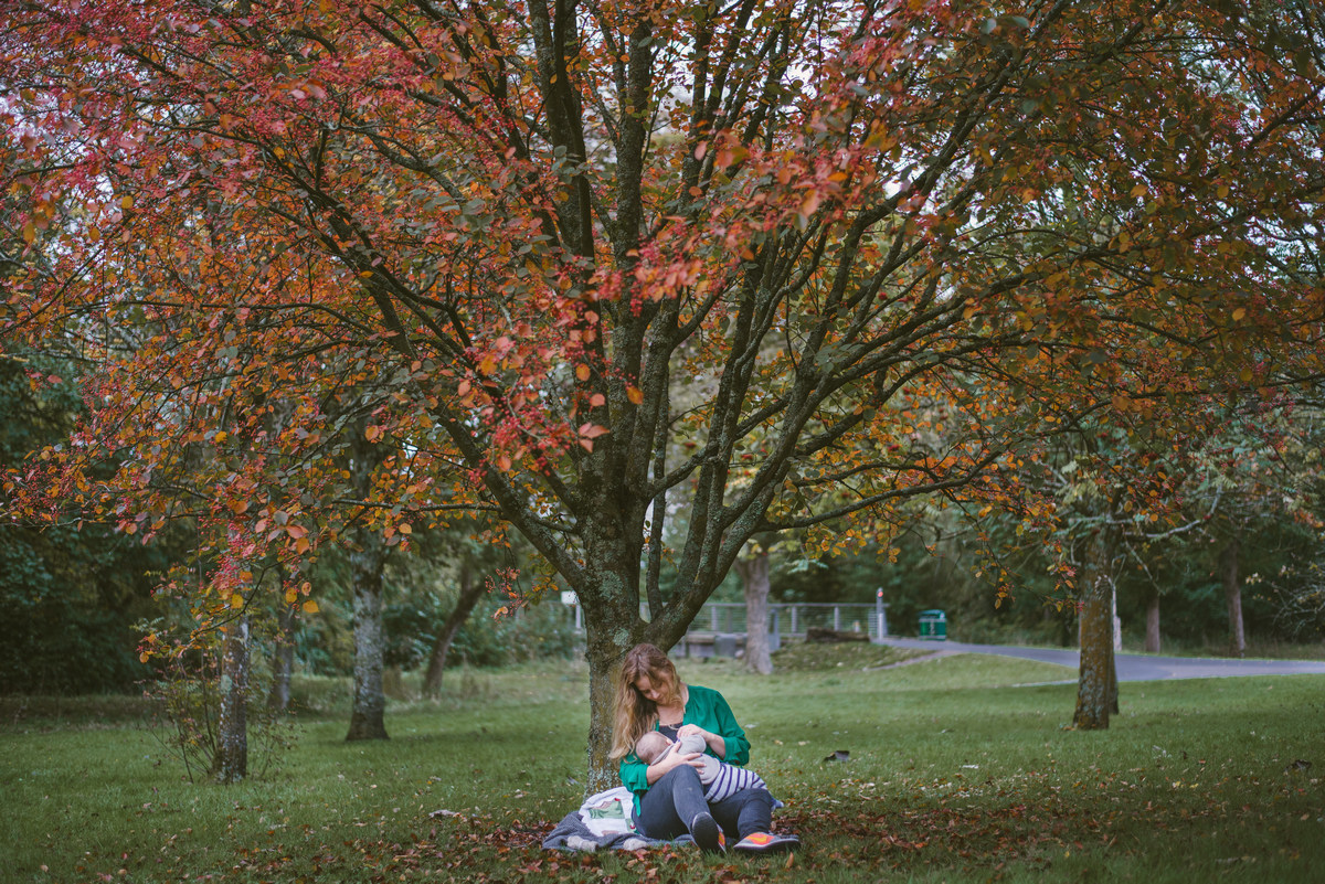 Breastfeeding Photo by Dave Clubb on Unsplash